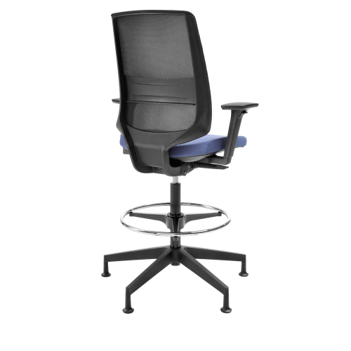 Counter Drehstuhl Lia mit Fußkreuz in Aluminium poliert, Synchronmechanik und Armlehnen, Stoffgruppe C1 (Stoff)