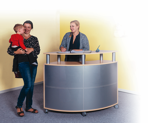 Empfangstresen B/H/T: 140x109x57 cm, aus feuerhemmendem Material - Dekor Buche, fahrbares Viertelkreisregal mit Aufsatzbord